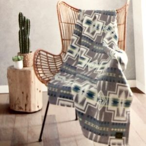 Pendleton Luxe Throw